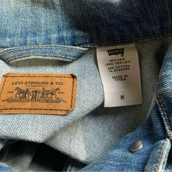 LEVIs Jean Trucker Blue Denim Buttoned Jacket Womens Medium - Picture 8 of 16